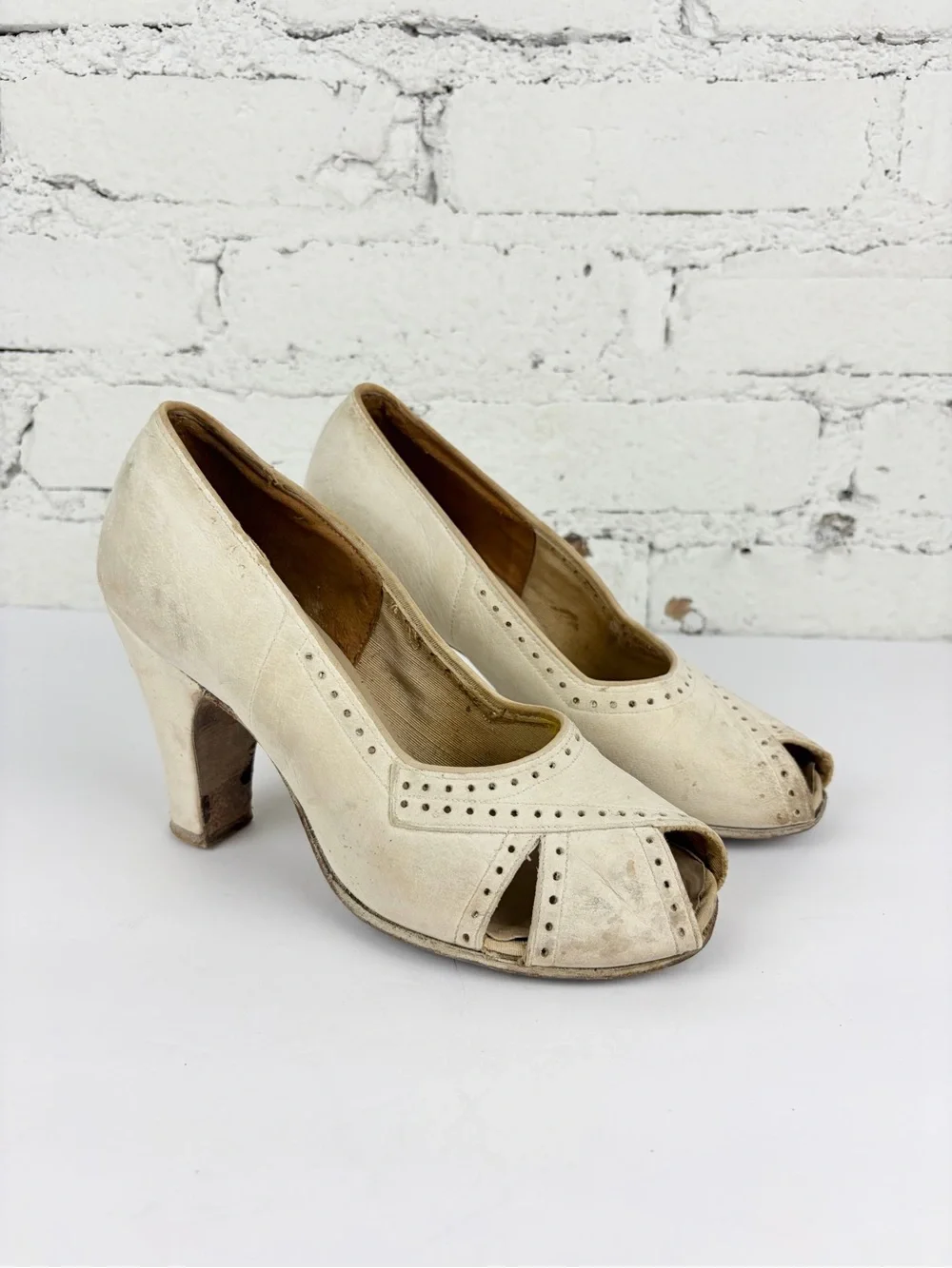 VTG 30s 40s Jacqueline Wohl Cream Vintage Peep Toe Cutout Heels